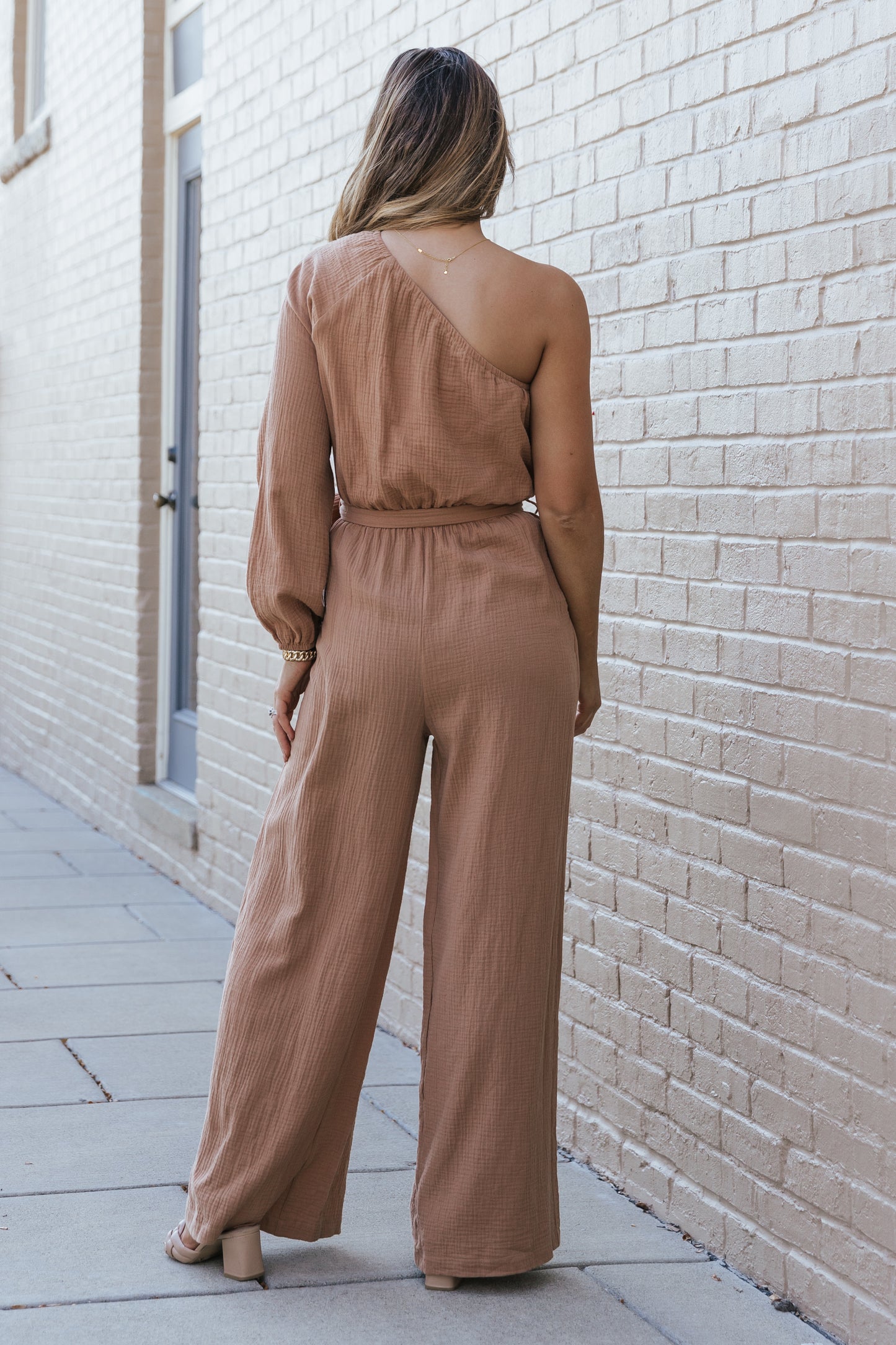 Khaki Crinkled Texture One-shoulder Loose Jumpsuit