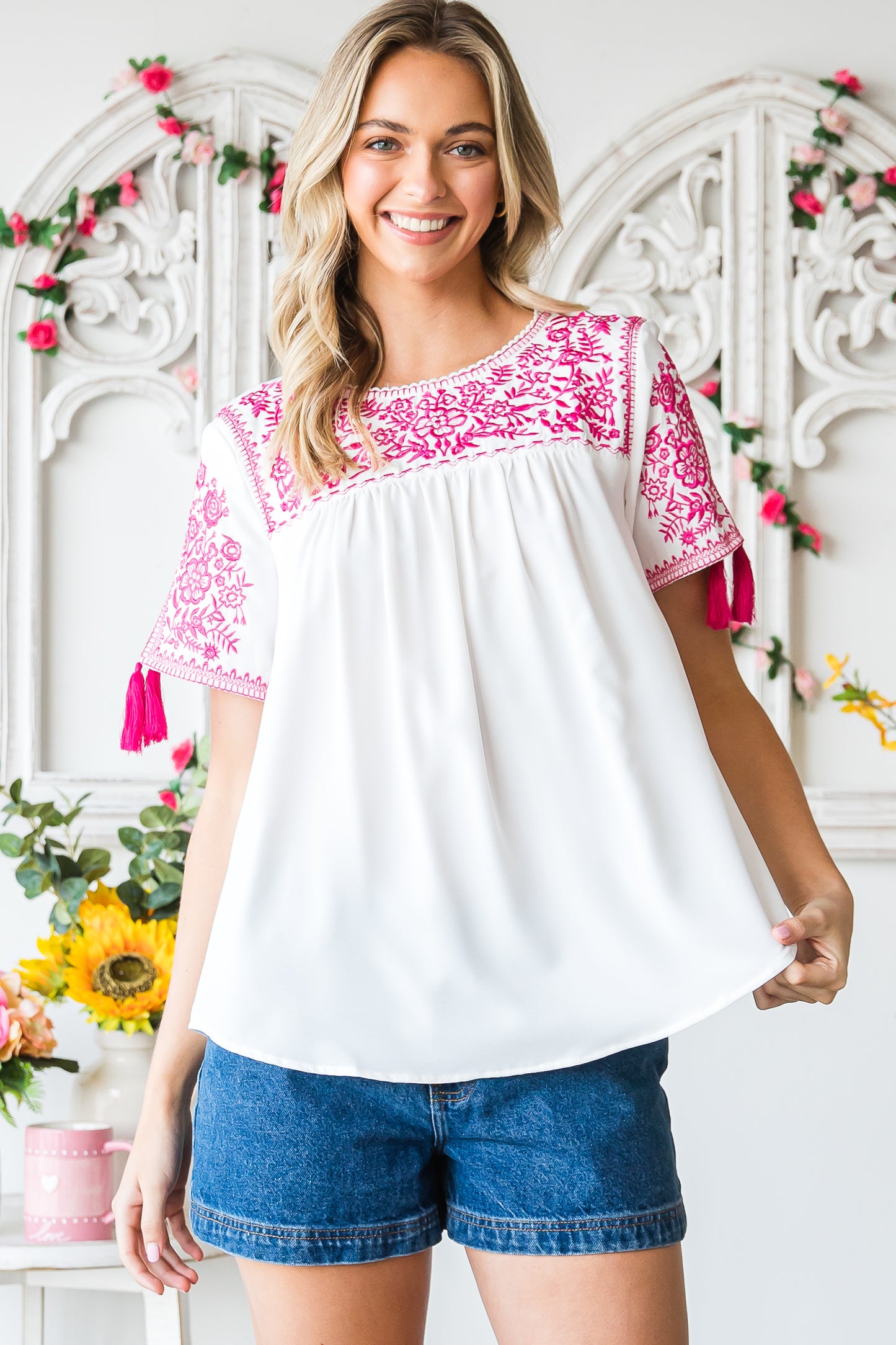 Embroidered Floral Short Sleeves Shift Top