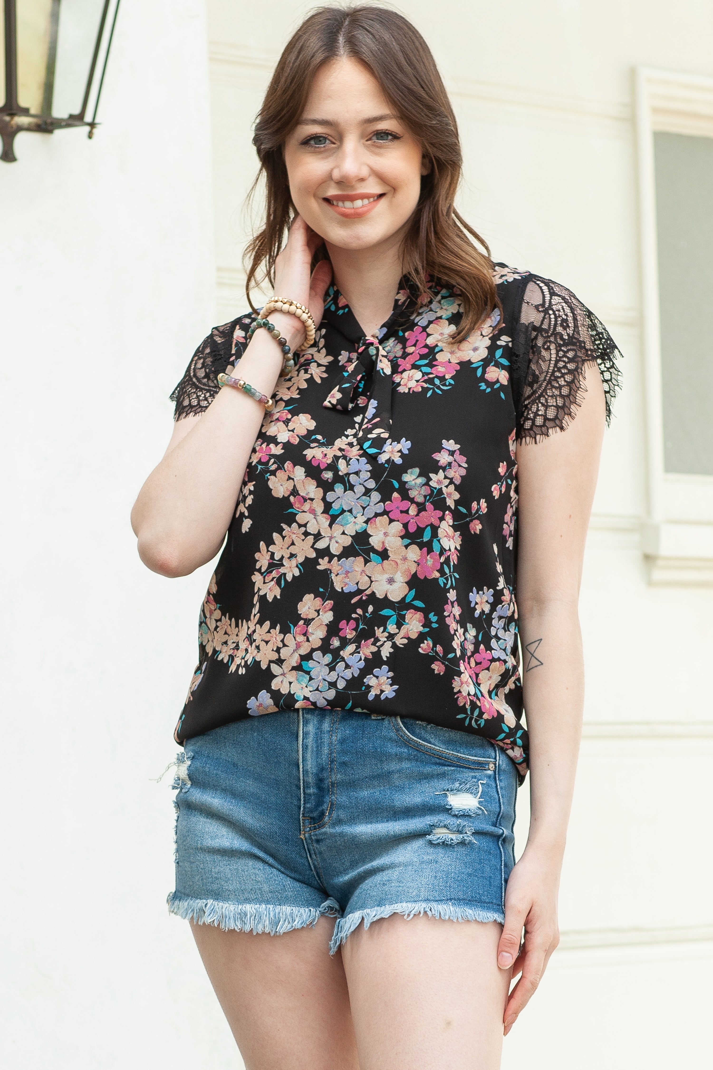 Dainty Floral Print Lace Sleeve Blouse
